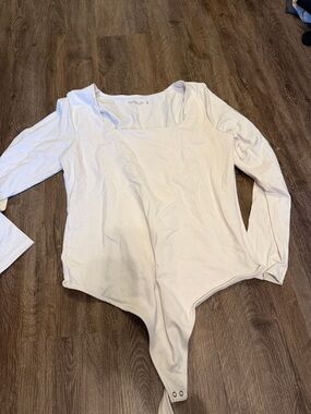 Abercrombie & Fitch White Long-Sleeve Square-Neck Bodysuit